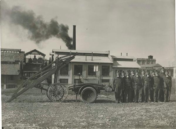 Cesano Maderno - Stabilimento chimico ACNA (Aziende colori nazionali e affini) - Reparto antincendio - Pompieri