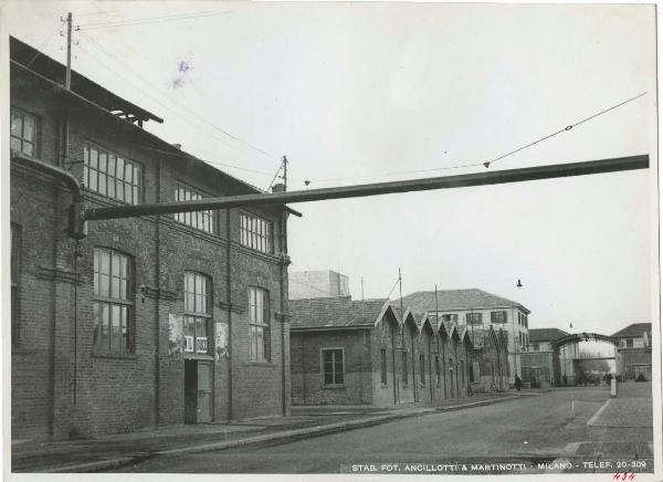 Cesano Maderno - Stabilimento chimico ACNA (Aziende colori nazionali e affini) - Strada - Uscita