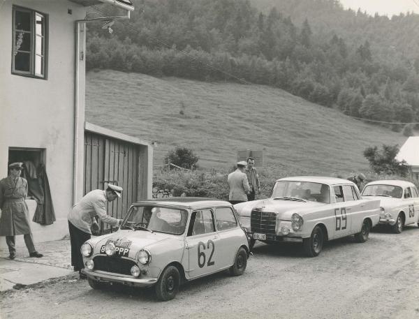 Frontiera italo-slava - Concorrenti rally Liegi-Sofia-Liegi - Controlli - Automobili