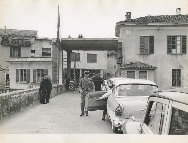 Ponte Tresa - Valico - Automobili