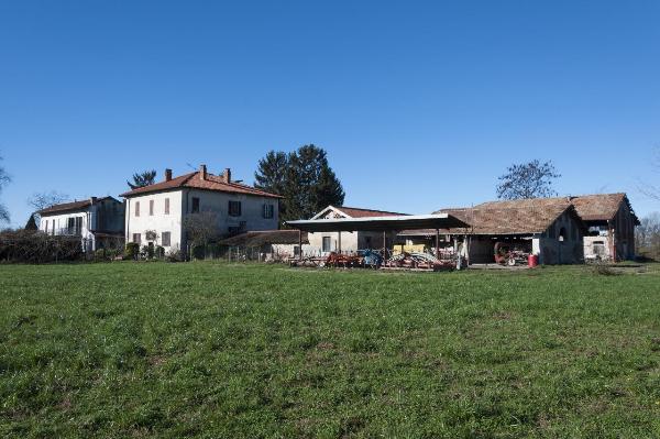 Attività didattica - Esercitazioni: paesaggio - Abbiategrasso - Cascina Gambarina - Azienda agricola - Vedute - Edifici - Macchine agricole - Campo