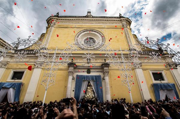 Festa del Soccorso - San Severo - Piazza Municipio - Cattedrale di Santa Maria Assunta - Processione della Madonna Nera - Folla