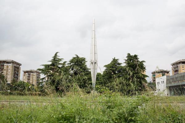 Provincia di Bergamo - Località Zingonia - Piazza del Missile - Fontana con obelisco