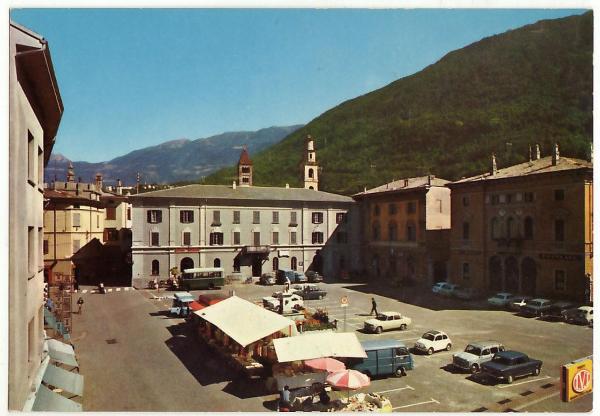 Piazza Cavour a colori