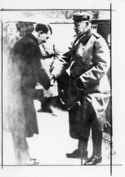 Nazismo - Germania - Adolf Hitler stringe la mano al presidente Paul von Hindenburg