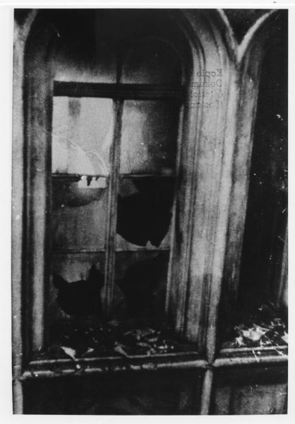Nazismo - Notte dei cristalli - Austria, Vienna, Neue Weltgasse - Rovine della sinagoga - Finestra rotta - Distruzione - Antisemitismo
