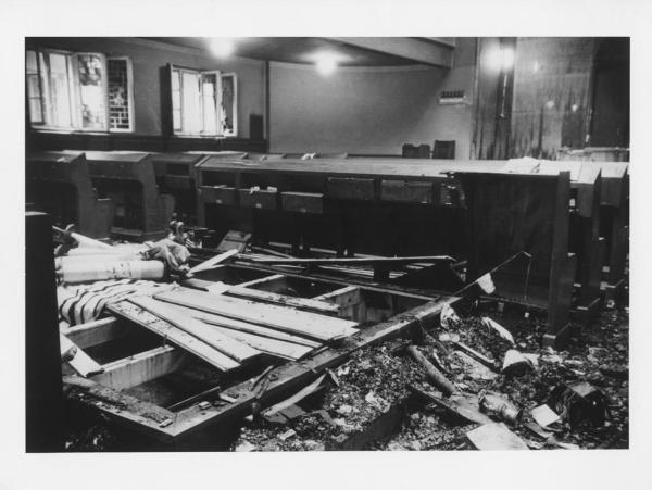 Nazismo - Notte dei cristalli - Germania, Monaco, Reichenbach Strasse - Sinagoga, interno con torà (torah) a terra - Distruzione - Antisemitismo