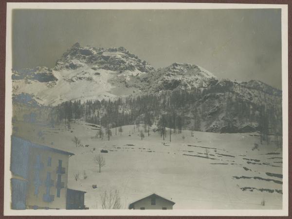 Valtournenche - Montagna, cime - Baite - Neve - Veduta