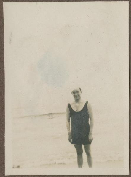 Ritratto maschile - Antonio Boschi in costume da bagno - Alassio - Mare - Spiaggia