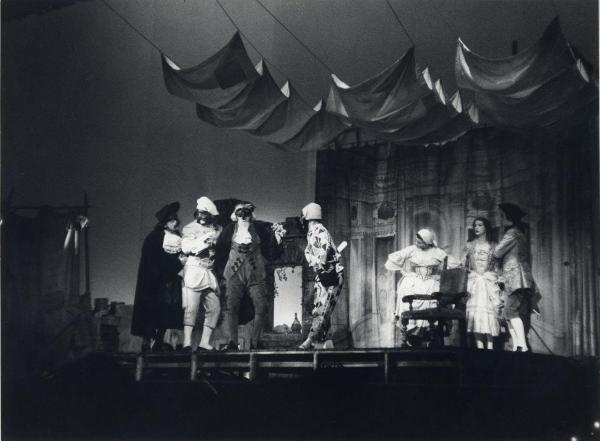 Milano - Piccolo Teatro - Spettacolo: "Arlecchino servitore di due padroni" - Attori in scena sul palco: Arlecchino (Marcello Moretti)