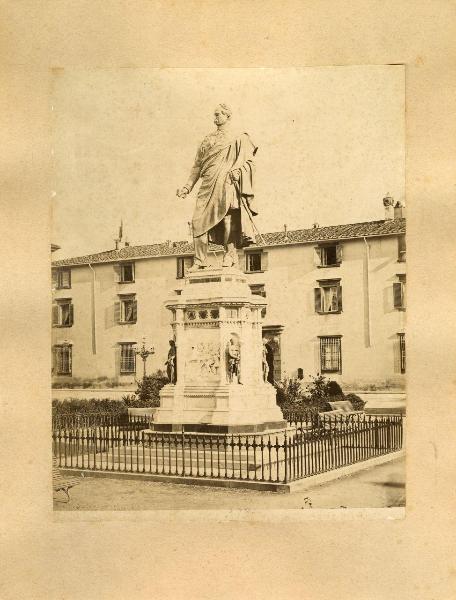 Firenze - piazza San Marco - scultura - Manfredo Fanti