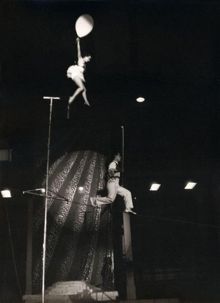 Milano - Palazzetto dello Sport - Circo di Mosca - Spettacolo, esibizione - Coppia di acrobati, equilibristi, sulla fune