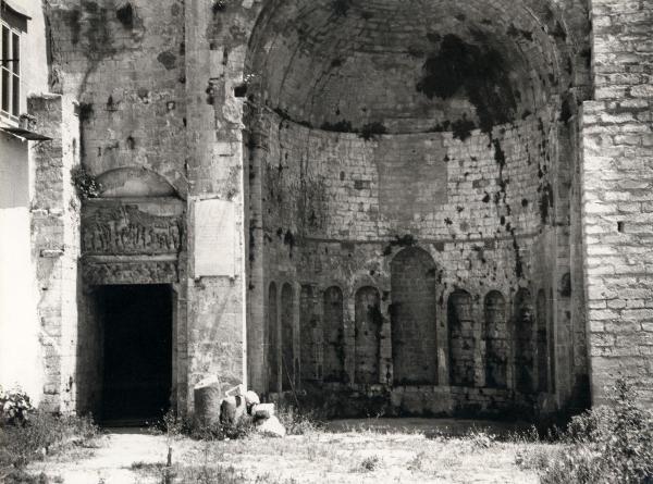 Monte Sant'Angelo (FG) - Battistero di San Giovanni in Tumba (detto Tomba di Rotari) - Esterno - Portale