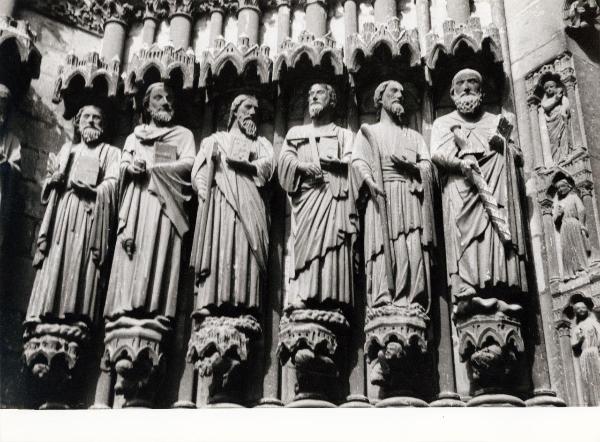 Scultura - Statue - Apostoli, sec. XIII - Francia - Amiens - Cattedrale Notre-Dame - Facciata principale ovest - Portale centrale