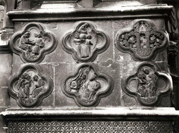 Scultura - Bassorilievi in formelle - Storie dell'Antico Testamento (?), sec. XIII - Francia - Amiens - Cattedrale Notre-Dame - Facciata