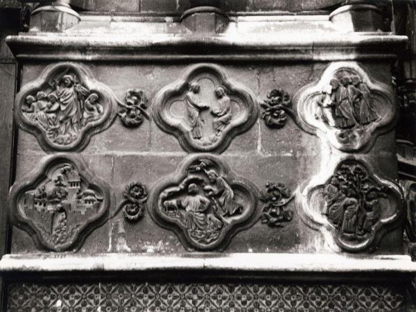 Scultura - Bassorilievi in formelle - Storie dell'Antico Testamento (?), sec. XIII - Francia - Amiens - Cattedrale Notre-Dame - Facciata