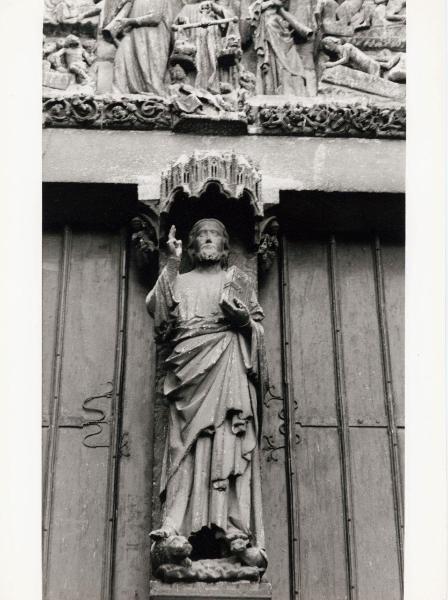 Scultura - Statua - Dio Padre benedicente, sec. XIII - Francia - Amiens - Cattedrale Notre-Dame - Facciata principale ovest - Portale centrale - Giudizio universale