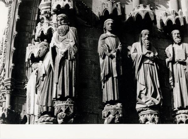 Scultura - Statue, apostolo, sec. XIII - Francia - Amiens - Cattedrale Notre-Dame - Facciata principale ovest - Portale centrale