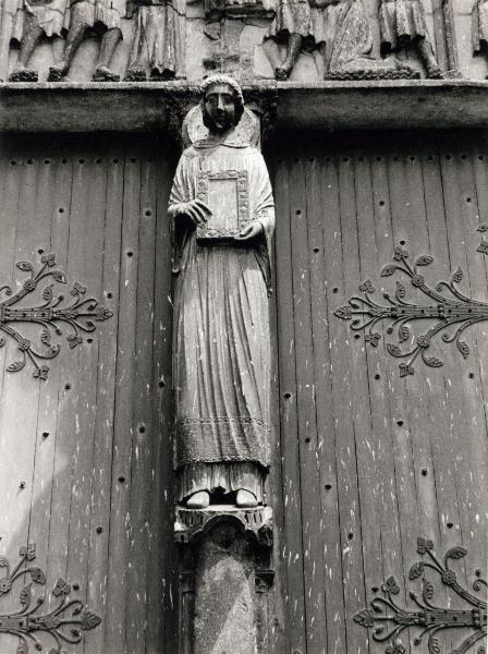 Scultura - Statua di Santo Stefano, del XIII sec. - Sens - Cattedrale di Santo Stefano (Saint-Étienne) - Esterno - Facciata occidentale - Portale centrale