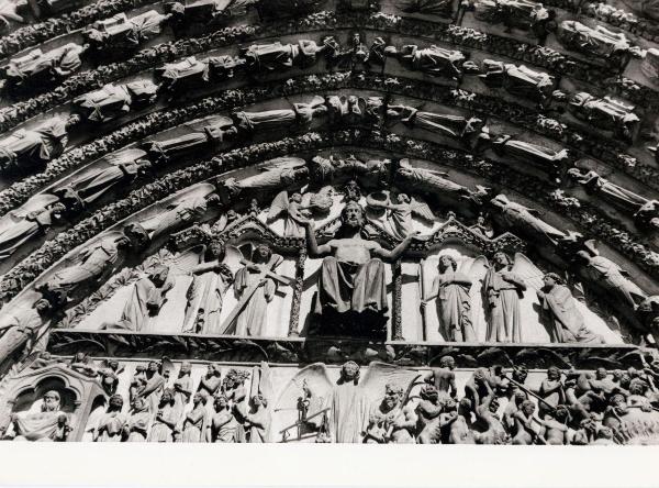 Scultura - Giudizio universale - Francia - Bourges - Cattedrale di Santo Stefano (Saint-Étienne) - Facciata principale ovest - Portale centrale - Lunetta e archivolto, dettaglio