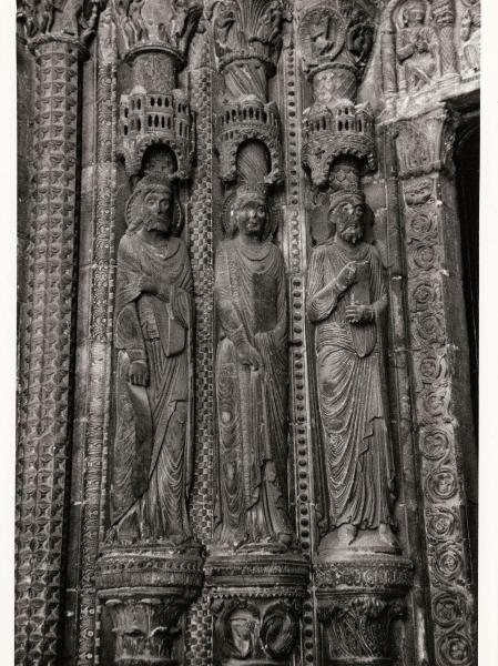 Scultura - Statue - Francia - Bourges - Cattedrale di Santo Stefano (Saint-Étienne) - Facciata laterale sud - Portale - Strombatura - Lato sinistro