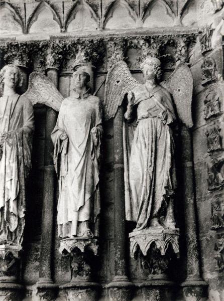 Scultura - Statue, Angeli e santo - Francia - Reims - Cattedrale di Notre-Dame - Facciata principale - Portale di sinistra - Strombature