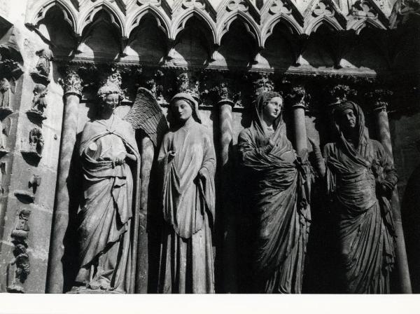 Scultura - Statue - Annunciazione e Visitazione - Francia - Reims - Cattedrale di Notre-Dame - Facciale principale - Portale centrale