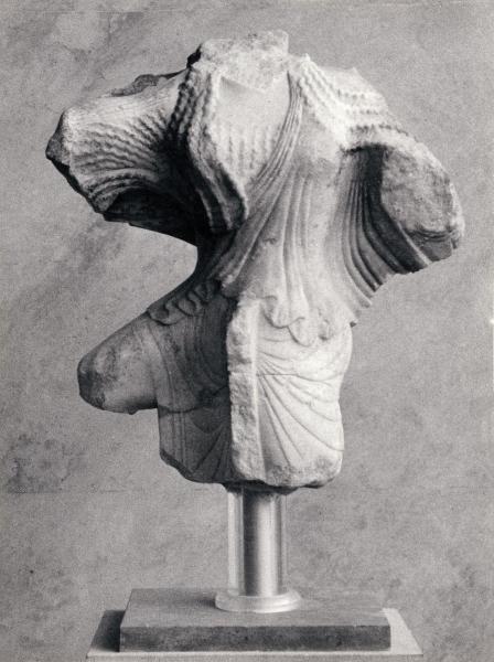 Scultura - Statua di Nike (inv. n. 691), 500 a.C. ca. - Grecia - Atene - Museo dell'Acropoli - Interno - Sala dell'Acropoli arcaica