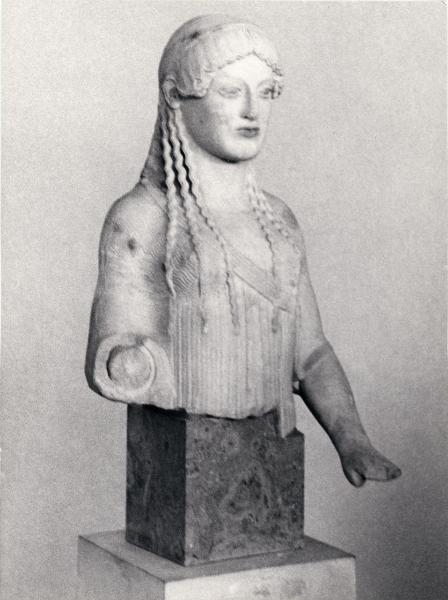 Scultura - Statua di una Kore detta la "Kore Eythidikos" (inv. n. 686), 480 a.C. - Ambito attico - Grecia - Atene - Museo dell'Acropoli - Interno - Sala dell'Acropoli arcaica