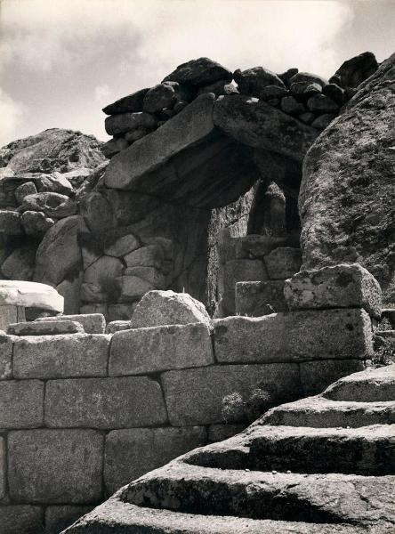 Sito archeologico - Grecia - Delo - Grotta di Cinto, santuario di Ercole (Antro del Drago)