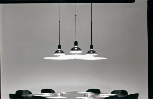 Milano - Studio Ballo&Ballo - composizione con tre lampade Frisbi di Achille Castiglioni - Flos - 1978