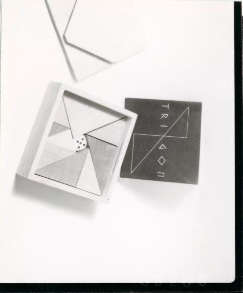 Milano - Studio Ballo&Ballo - riproduzione di immagine con disegno geometrico e intrecciato - Bruno Munari - 1958