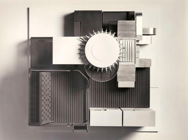 Milano - Studio Ballo&Ballo - visione zenitale del centro di lavorazione Horizon 2 di Rodolfo Bonetto - Olivetti - 1972