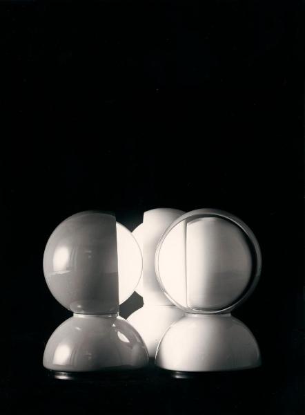 Milano - Studio Ballo&Ballo - composizione di tre lampade Eclisse di Vico Magistretti - Artemide - 1971/1972