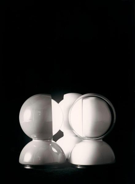 Milano - Studio Ballo&Ballo - composizione di tre lampade Eclisse di Vico Magistretti - Artemide - 1971/1972