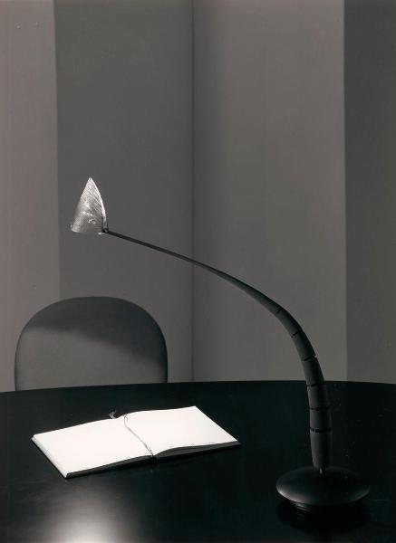 Milano - Studio Ballo&Ballo - composizione con lampada da tavolo e agenda - Artemide - 1954-1994