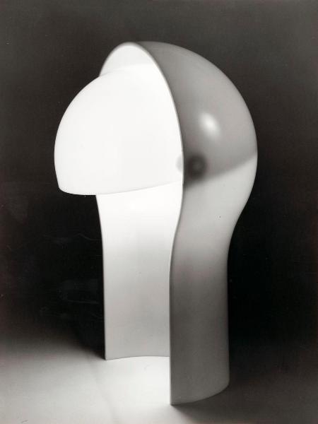 Milano - Studio Ballo&Ballo - lampada Telegono di Vico Magistretti - Artemide - post 1966