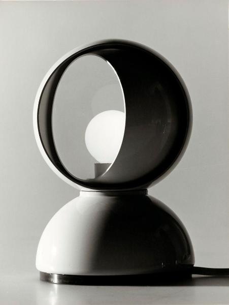 Milano - Studio Ballo&Ballo - lampada Eclisse di Vico Magistretti - Artemide - 1967