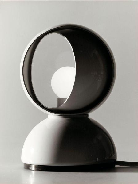 Milano - Studio Ballo&Ballo - lampada Eclisse di Vico Magistretti - Artemide - 1967