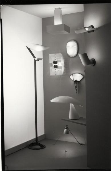 Milano - Studio Ballo&Ballo - composizione di nove lampade Artemide per locandina - Artemide - 1987