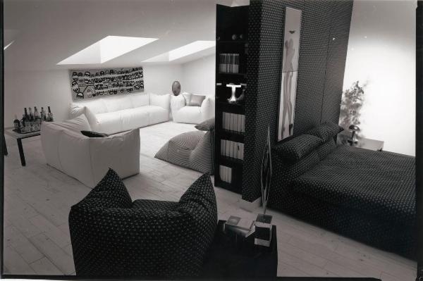 Milano - Studio Ballo&Ballo - interno con divani Le Bambole di Mario Bellini - B&B Italia - 1974