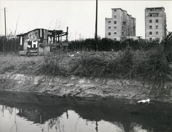 Milano - Veduta urbana - periferia - navigli