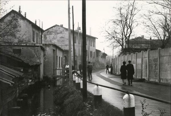 Milano - Veduta urbana animata - periferia