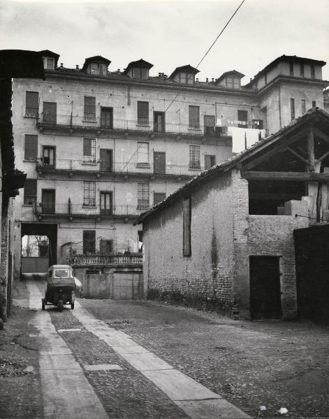 Milano - Veduta urbana - interno cortile