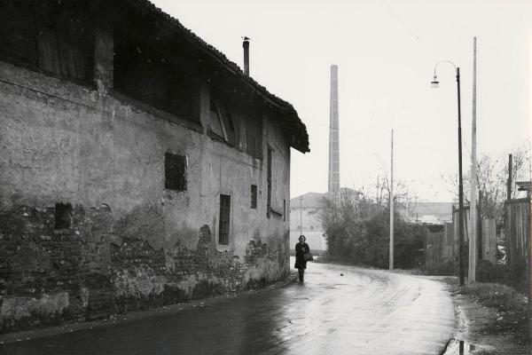 Milano - Veduta urbana animata - periferia