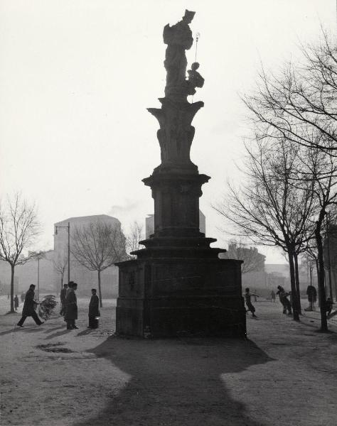 Milano - Veduta urbana - piazza della Vetra
