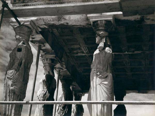 Sito archeologico - Grecia - Atene - Acropoli - Eretteo, Tempio di Atena Poliade e Poseidone - Loggia delle Cariatidi