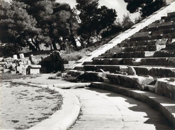 Sito archeologico - Grecia - Epidauro - Teatro - Cavea, orchestra - Gradinate