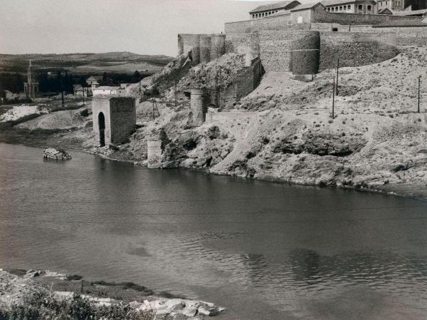 Spagna - Toledo - Fiume Tago - Edifici