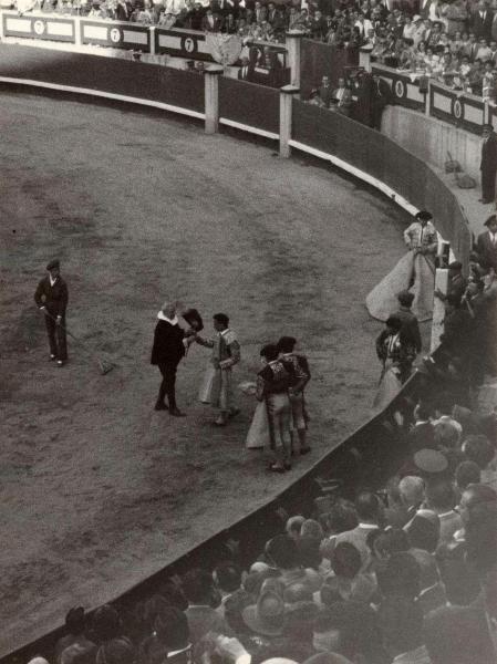 Spagna - Madrid - Las Ventas, arena - Corrida - Torero, banderilleros, uomini di servizio